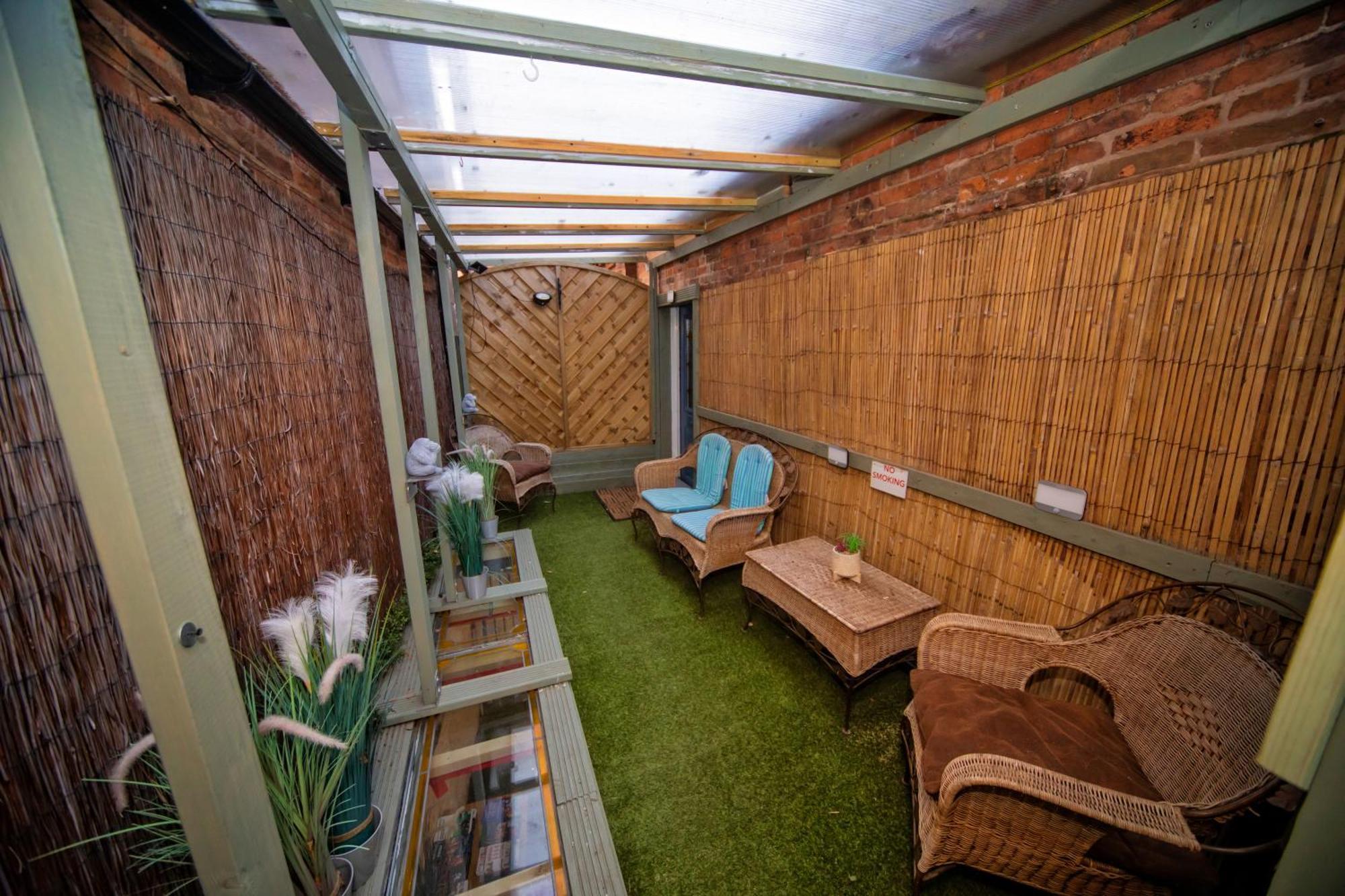 The Secret Garden Apartment Newark upon Trent Екстериор снимка
